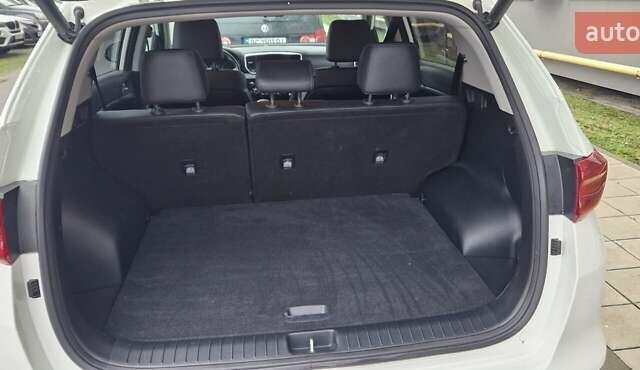 Кіа Sportage, об'ємом двигуна 2.36 л та пробігом 74 тис. км за 22500 $, фото 6 на Automoto.ua