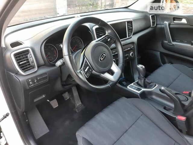 Киа Sportage, объемом двигателя 1.59 л и пробегом 36 тыс. км за 18600 $, фото 7 на Automoto.ua