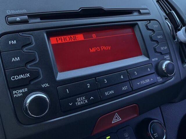 Серый Киа Sportage, объемом двигателя 2 л и пробегом 149 тыс. км за 11300 $, фото 17 на Automoto.ua