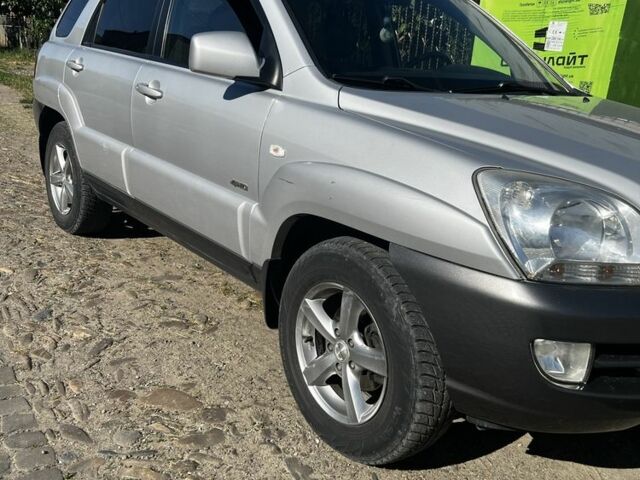 Сірий Кіа Sportage, об'ємом двигуна 2 л та пробігом 215 тис. км за 7800 $, фото 4 на Automoto.ua