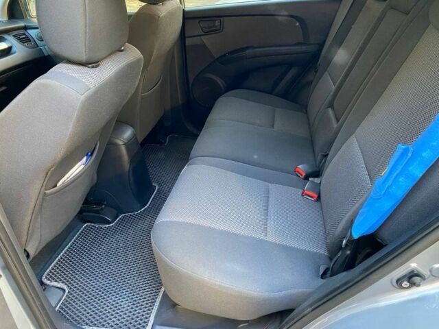 Сірий Кіа Sportage, об'ємом двигуна 2 л та пробігом 206 тис. км за 9999 $, фото 5 на Automoto.ua