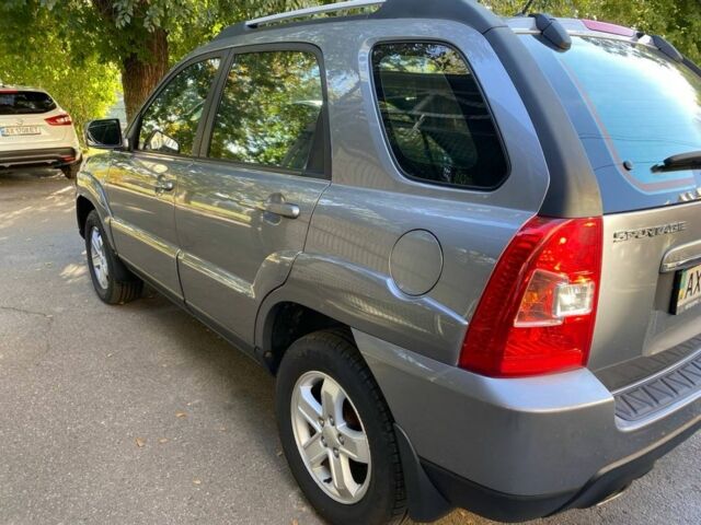Сірий Кіа Sportage, об'ємом двигуна 2 л та пробігом 206 тис. км за 9999 $, фото 3 на Automoto.ua
