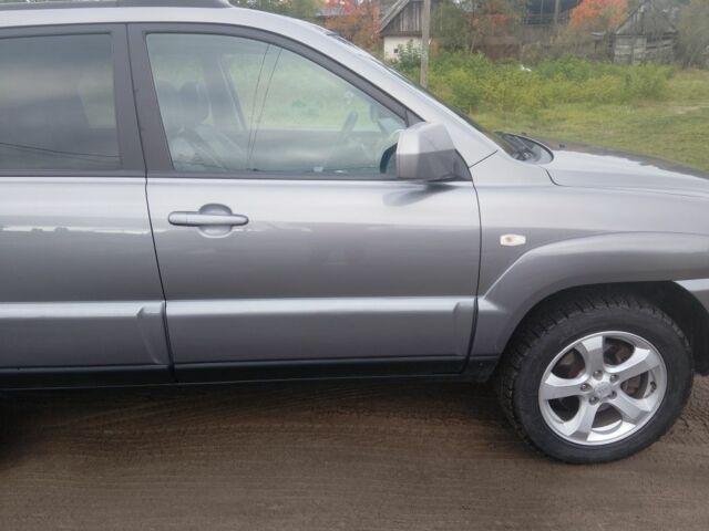 Сірий Кіа Sportage, об'ємом двигуна 2 л та пробігом 232 тис. км за 10500 $, фото 6 на Automoto.ua