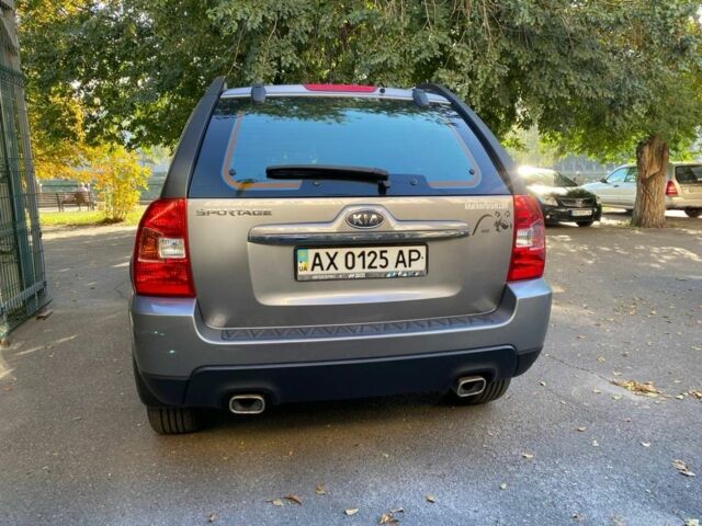 Сірий Кіа Sportage, об'ємом двигуна 2 л та пробігом 206 тис. км за 9999 $, фото 2 на Automoto.ua