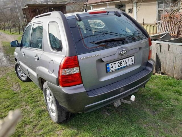 Серый Киа Sportage, объемом двигателя 2 л и пробегом 220 тыс. км за 7900 $, фото 1 на Automoto.ua