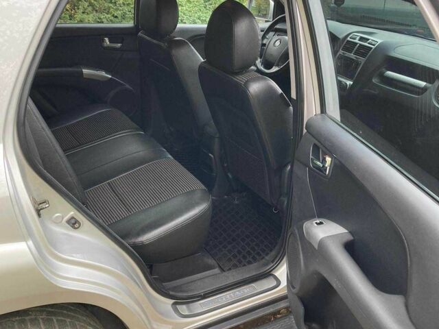 Киа Sportage 2004 в Косове на Automoto.ua Серый Киа Sportage, объемом двигателя 2 л и пробегом 249 тыс. км за 6500 $, фото 11 на Automoto.ua