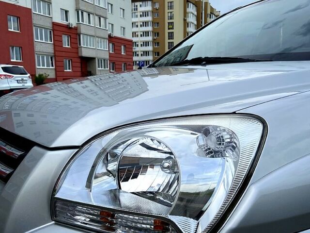 Сірий Кіа Sportage, об'ємом двигуна 2 л та пробігом 206 тис. км за 6700 $, фото 6 на Automoto.ua