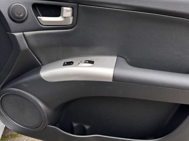 Серый Киа Sportage, объемом двигателя 2 л и пробегом 250 тыс. км за 7900 $, фото 14 на Automoto.ua