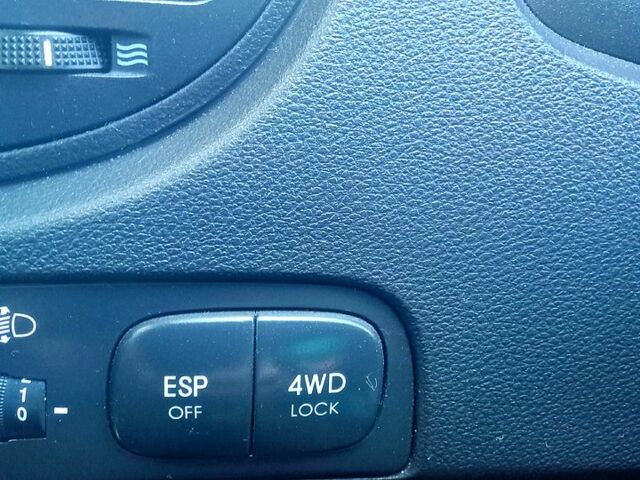 Серый Киа Sportage, объемом двигателя 2 л и пробегом 181 тыс. км за 7500 $, фото 12 на Automoto.ua