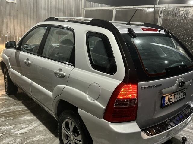 Сірий Кіа Sportage, об'ємом двигуна 2 л та пробігом 260 тис. км за 3400 $, фото 2 на Automoto.ua