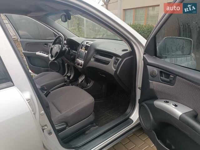 Сірий Кіа Sportage, об'ємом двигуна 1.98 л та пробігом 187 тис. км за 6500 $, фото 9 на Automoto.ua