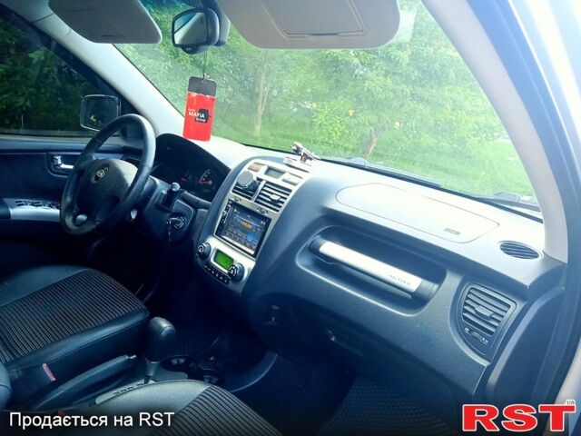 Серый Киа Sportage, объемом двигателя 2 л и пробегом 181 тыс. км за 7500 $, фото 7 на Automoto.ua