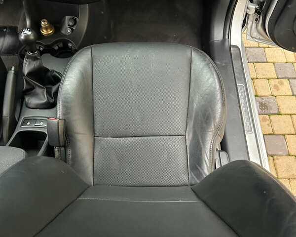 Сірий Кіа Sportage, об'ємом двигуна 1.98 л та пробігом 258 тис. км за 6700 $, фото 18 на Automoto.ua