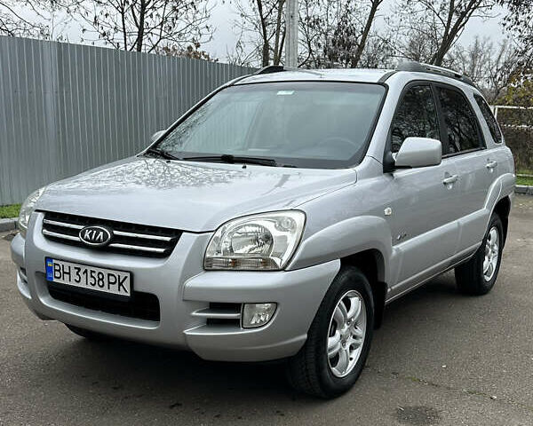 Серый Киа Sportage, объемом двигателя 2 л и пробегом 250 тыс. км за 7900 $, фото 3 на Automoto.ua