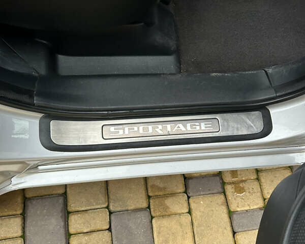 Сірий Кіа Sportage, об'ємом двигуна 1.98 л та пробігом 258 тис. км за 6700 $, фото 30 на Automoto.ua