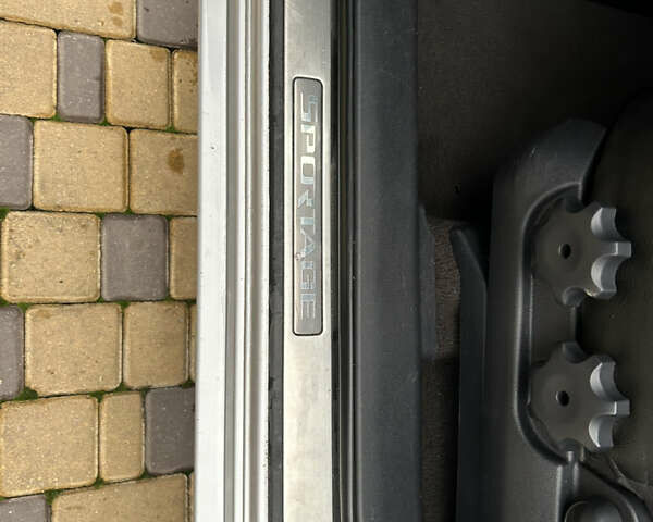 Сірий Кіа Sportage, об'ємом двигуна 1.98 л та пробігом 258 тис. км за 6700 $, фото 27 на Automoto.ua