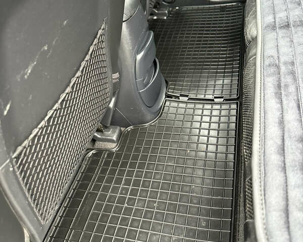 Серый Киа Sportage, объемом двигателя 2 л и пробегом 250 тыс. км за 7900 $, фото 20 на Automoto.ua