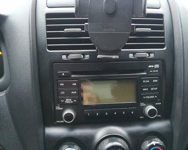 Серый Киа Sportage, объемом двигателя 2 л и пробегом 198 тыс. км за 6800 $, фото 6 на Automoto.ua