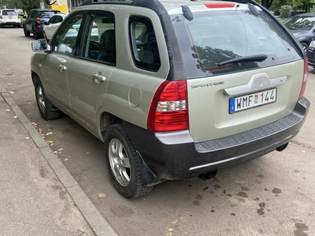 Серый Киа Sportage, объемом двигателя 2 л и пробегом 187 тыс. км за 5000 $, фото 2 на Automoto.ua