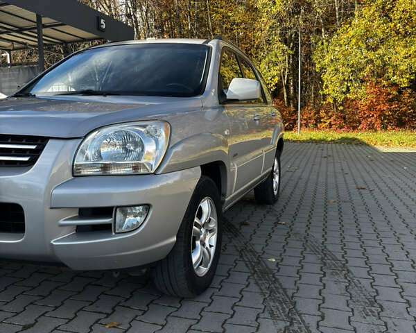 Серый Киа Sportage, объемом двигателя 2 л и пробегом 283 тыс. км за 6300 $, фото 8 на Automoto.ua