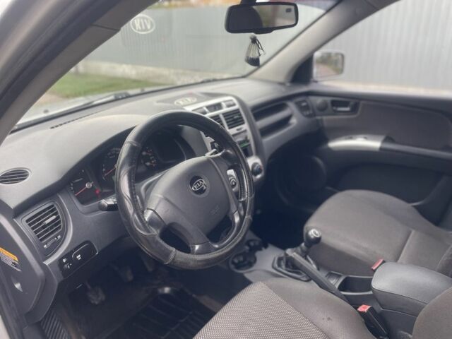 Серый Киа Sportage, объемом двигателя 2 л и пробегом 272 тыс. км за 6100 $, фото 7 на Automoto.ua