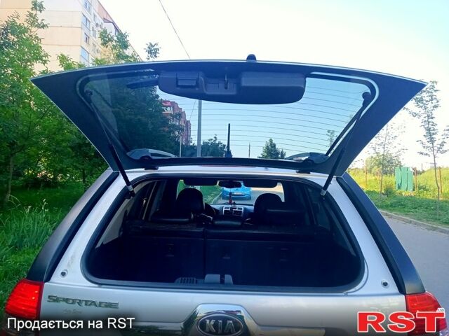 Серый Киа Sportage, объемом двигателя 2 л и пробегом 181 тыс. км за 7500 $, фото 8 на Automoto.ua