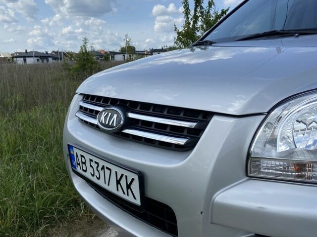 Сірий Кіа Sportage, об'ємом двигуна 2 л та пробігом 206 тис. км за 6699 $, фото 6 на Automoto.ua