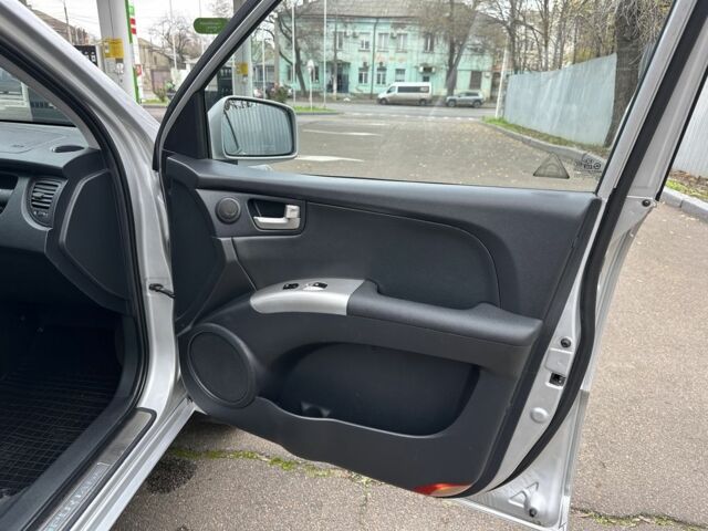 Серый Киа Sportage, объемом двигателя 2 л и пробегом 250 тыс. км за 7900 $, фото 19 на Automoto.ua