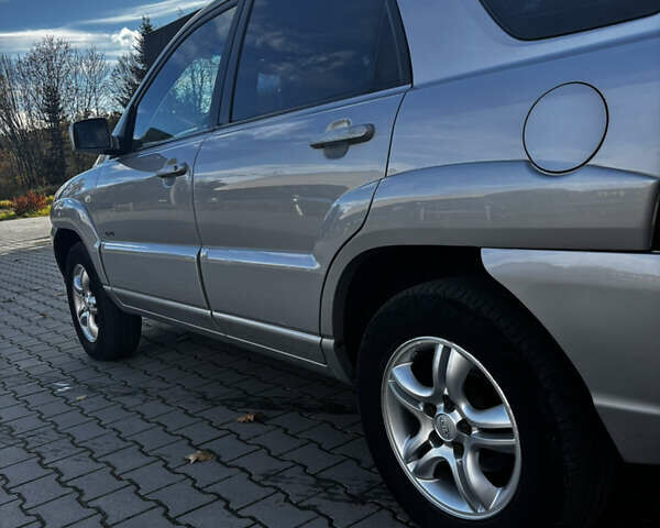 Серый Киа Sportage, объемом двигателя 2 л и пробегом 283 тыс. км за 6300 $, фото 7 на Automoto.ua