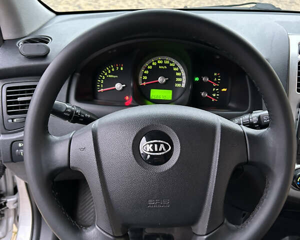 Сірий Кіа Sportage, об'ємом двигуна 1.98 л та пробігом 258 тис. км за 6700 $, фото 23 на Automoto.ua