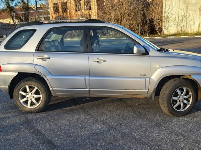 Серый Киа Sportage, объемом двигателя 2 л и пробегом 189 тыс. км за 4453 $, фото 2 на Automoto.ua