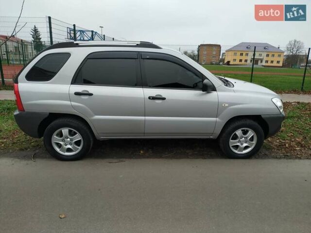Серый Киа Sportage, объемом двигателя 2 л и пробегом 198 тыс. км за 6800 $, фото 2 на Automoto.ua