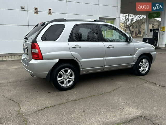 Серый Киа Sportage, объемом двигателя 2 л и пробегом 250 тыс. км за 7900 $, фото 11 на Automoto.ua