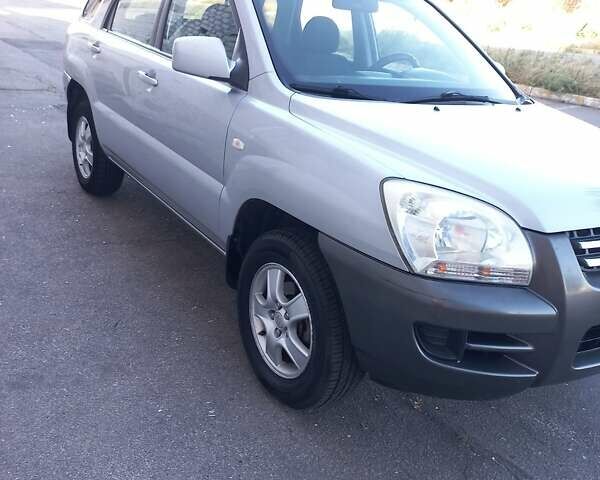 Серый Киа Sportage, объемом двигателя 1.98 л и пробегом 284 тыс. км за 7000 $, фото 11 на Automoto.ua
