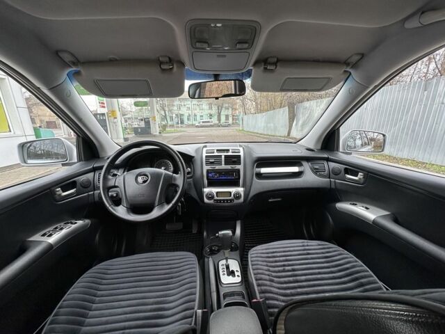 Серый Киа Sportage, объемом двигателя 2 л и пробегом 250 тыс. км за 7900 $, фото 18 на Automoto.ua