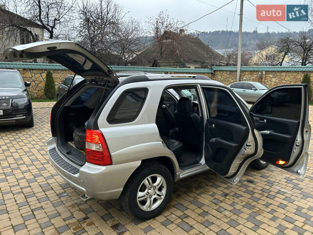 Сірий Кіа Sportage, об'ємом двигуна 1.98 л та пробігом 258 тис. км за 6700 $, фото 37 на Automoto.ua