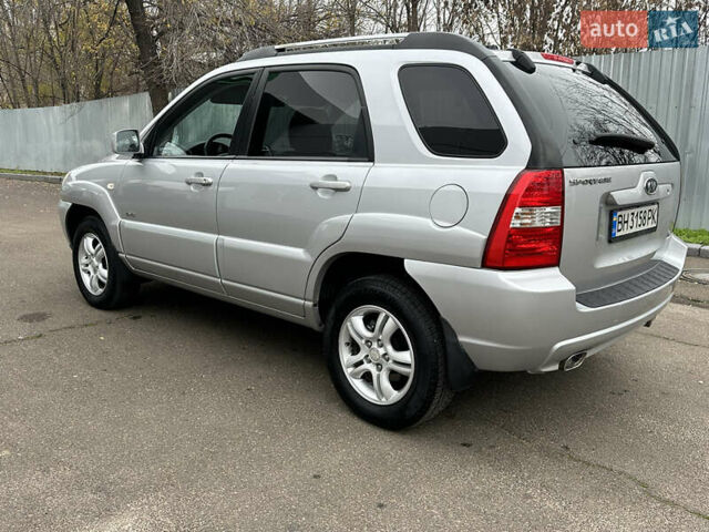 Серый Киа Sportage, объемом двигателя 2 л и пробегом 250 тыс. км за 7900 $, фото 8 на Automoto.ua