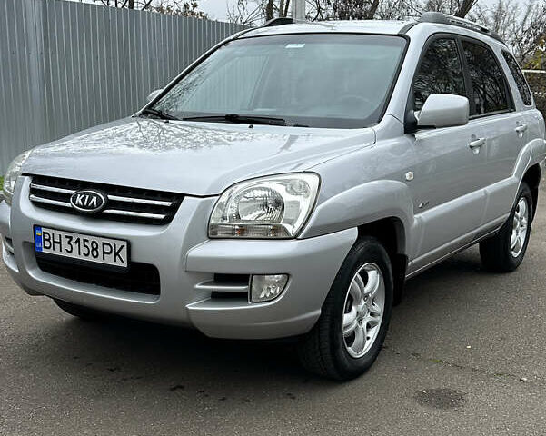 Серый Киа Sportage, объемом двигателя 2 л и пробегом 250 тыс. км за 7900 $, фото 4 на Automoto.ua