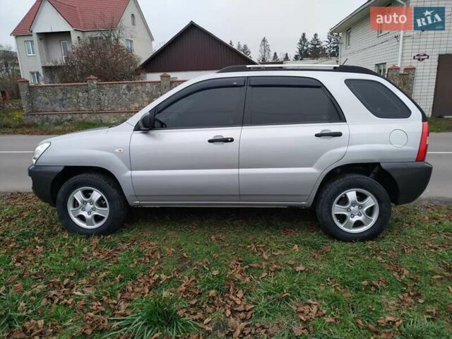 Серый Киа Sportage, объемом двигателя 2 л и пробегом 198 тыс. км за 6800 $, фото 3 на Automoto.ua