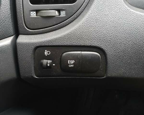 Серый Киа Sportage, объемом двигателя 2 л и пробегом 198 тыс. км за 6800 $, фото 9 на Automoto.ua