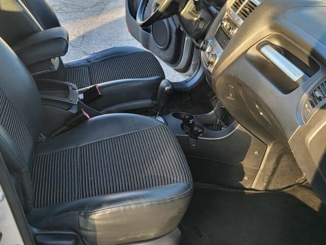 Серый Киа Sportage, объемом двигателя 2 л и пробегом 189 тыс. км за 4453 $, фото 10 на Automoto.ua