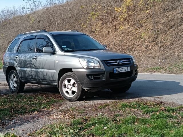 Серый Киа Sportage, объемом двигателя 2 л и пробегом 165 тыс. км за 7900 $, фото 1 на Automoto.ua