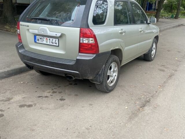 Серый Киа Sportage, объемом двигателя 2 л и пробегом 187 тыс. км за 5000 $, фото 1 на Automoto.ua
