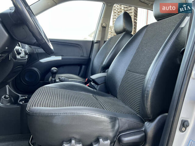 Сірий Кіа Sportage, об'ємом двигуна 2 л та пробігом 162 тис. км за 6950 $, фото 23 на Automoto.ua