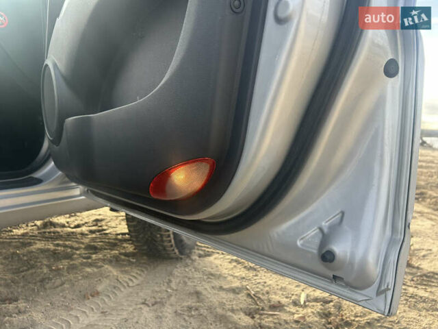 Сірий Кіа Sportage, об'ємом двигуна 2 л та пробігом 187 тис. км за 8500 $, фото 8 на Automoto.ua