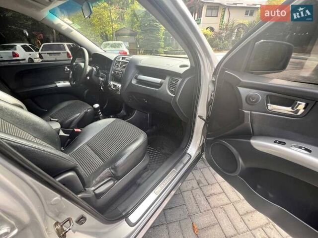 Серый Киа Sportage, объемом двигателя 2 л и пробегом 288 тыс. км за 6999 $, фото 38 на Automoto.ua