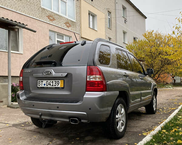 Серый Киа Sportage, объемом двигателя 2 л и пробегом 236 тыс. км за 7550 $, фото 1 на Automoto.ua