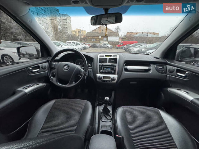 Сірий Кіа Sportage, об'ємом двигуна 1.98 л та пробігом 236 тис. км за 7999 $, фото 13 на Automoto.ua