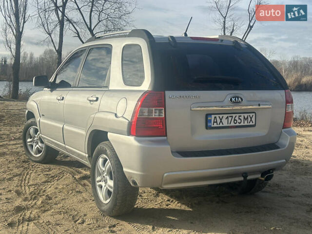 Сірий Кіа Sportage, об'ємом двигуна 2 л та пробігом 187 тис. км за 8500 $, фото 4 на Automoto.ua