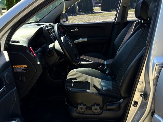 Серый Киа Sportage, объемом двигателя 2 л и пробегом 185 тыс. км за 6700 $, фото 6 на Automoto.ua